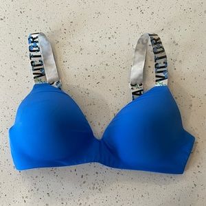 Victoria’s Secret T-shirt bra 🦋